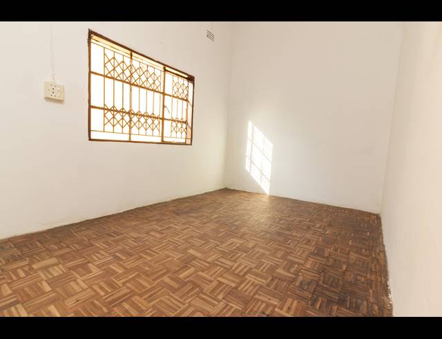 2 BEDROOM HOUSE FOR SALE IN MONTFORD
